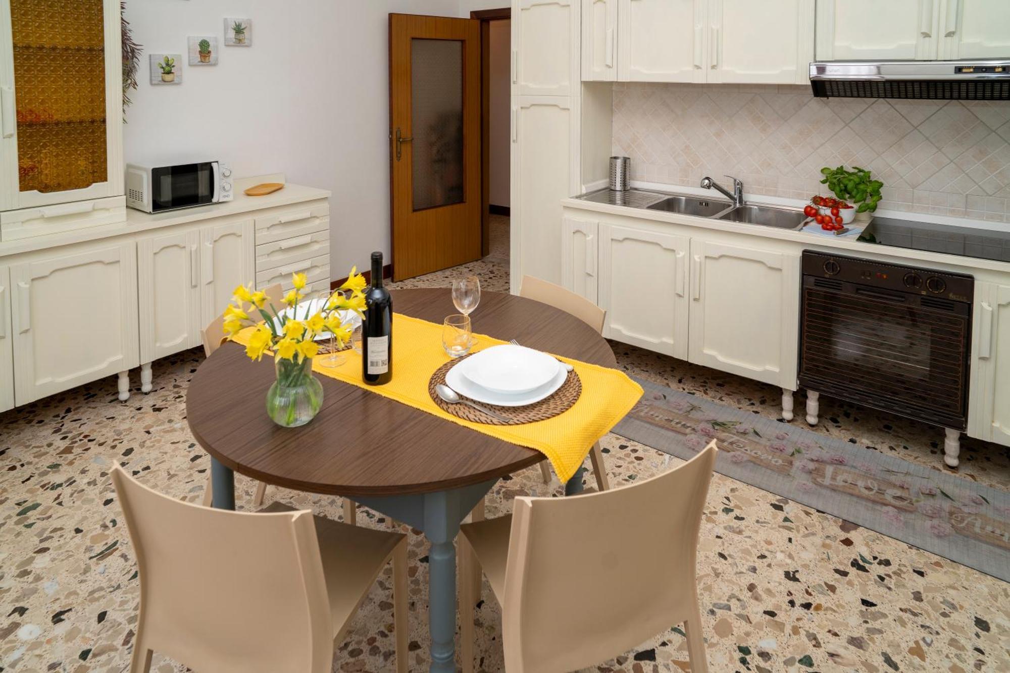 Apartamento Sotto La Torre Caiazzo Exterior foto